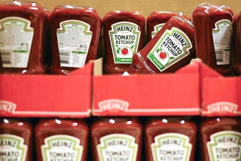 Kraft Heinz to split into two companies